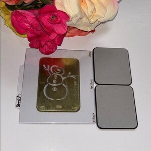 Sizzix Gold and Gray Snowman Embossing Set